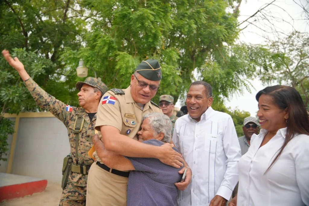 RD: Ministerio de Defensa realiza operativo médico en Duvergé