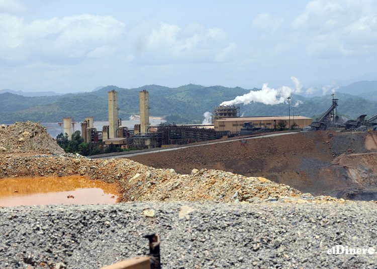 ¡Fuera los buques de guerra de Estados Unidos del Caribe, Zona de Paz!  Las organizaciones políticas y sociales firmantes, desde