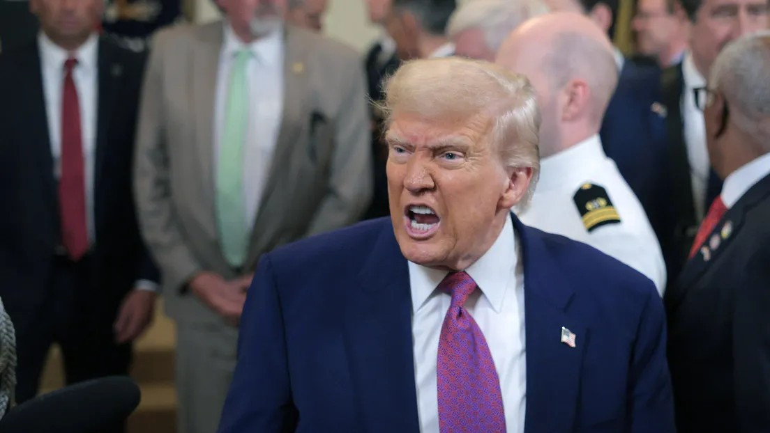 Trump lanza severa advertencia a Israel tras acusarlo de violar la tregua